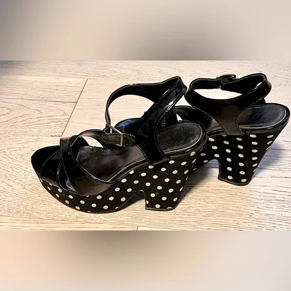 Madden Girl Platform Sandals - Picture 1 of 11